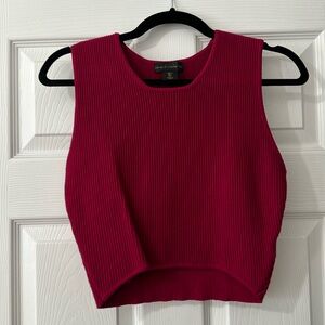 Cranberry crop tank top.